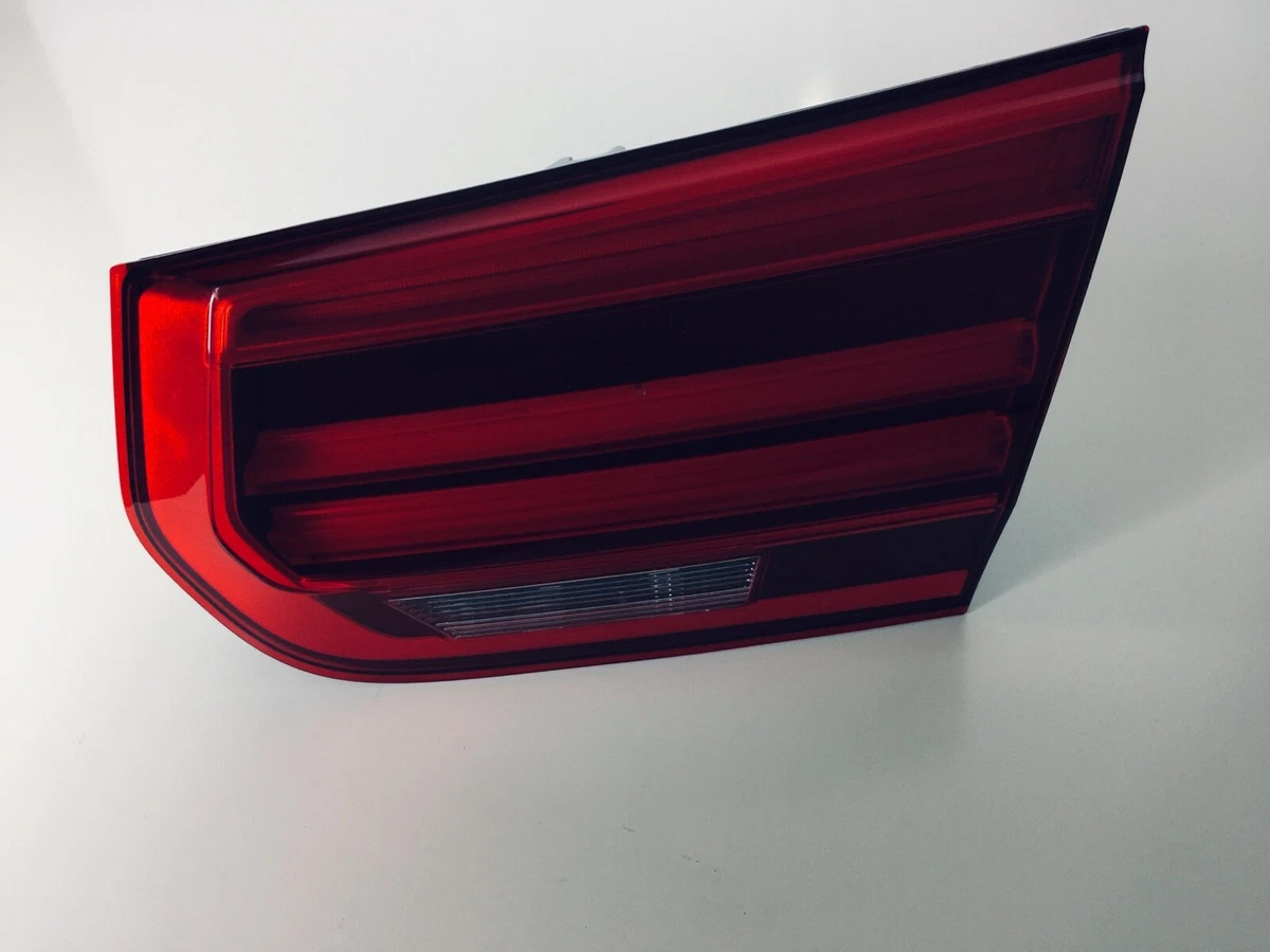 2016-2018 BMW 320 SERIES RIGHT SIDE REAR INNER TRUNK TAIL LIGHT 