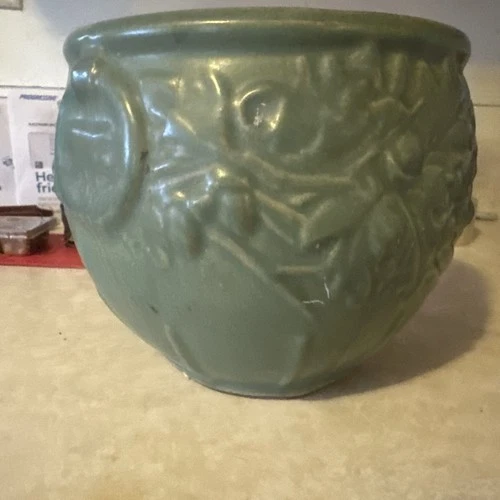 Vintage Nelson McCoy Pottery Gr. Matte Berry & Leaves Planter 7 1/4" wide, 7" T.