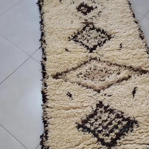 Vintage Handmade Moroccan Wool Rug Geometric Diamond Rustic Charm Berber Carpet - 第 1 支影片,共 1 支
