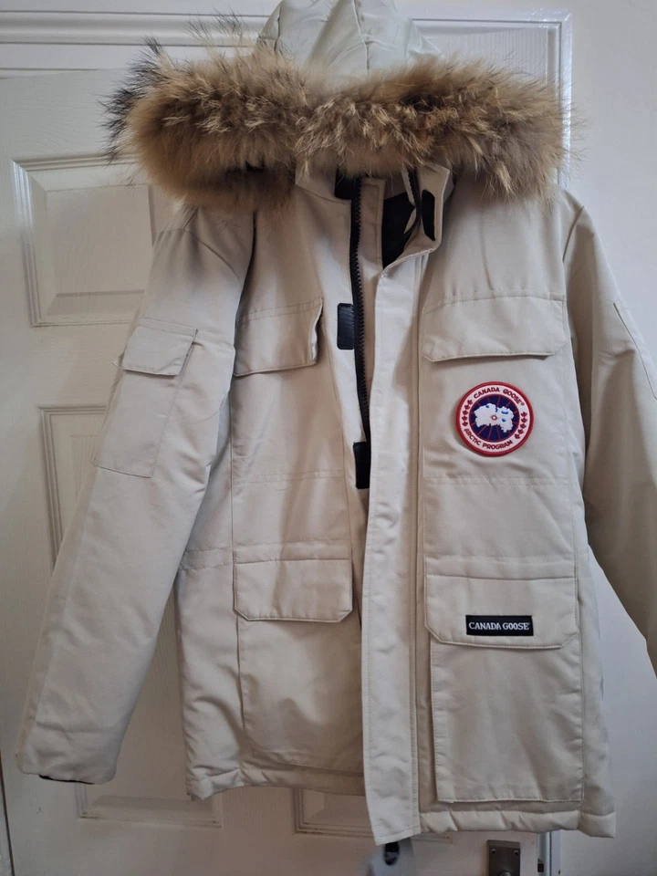 Canada goose coat - Image 2 of 4