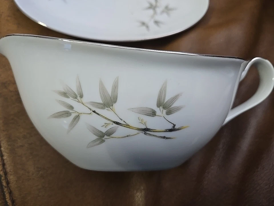 Vintage Fine China Bamboo Garden Japan 1552 Gravy Boat W/ Oval Plate - Image 3 of 4