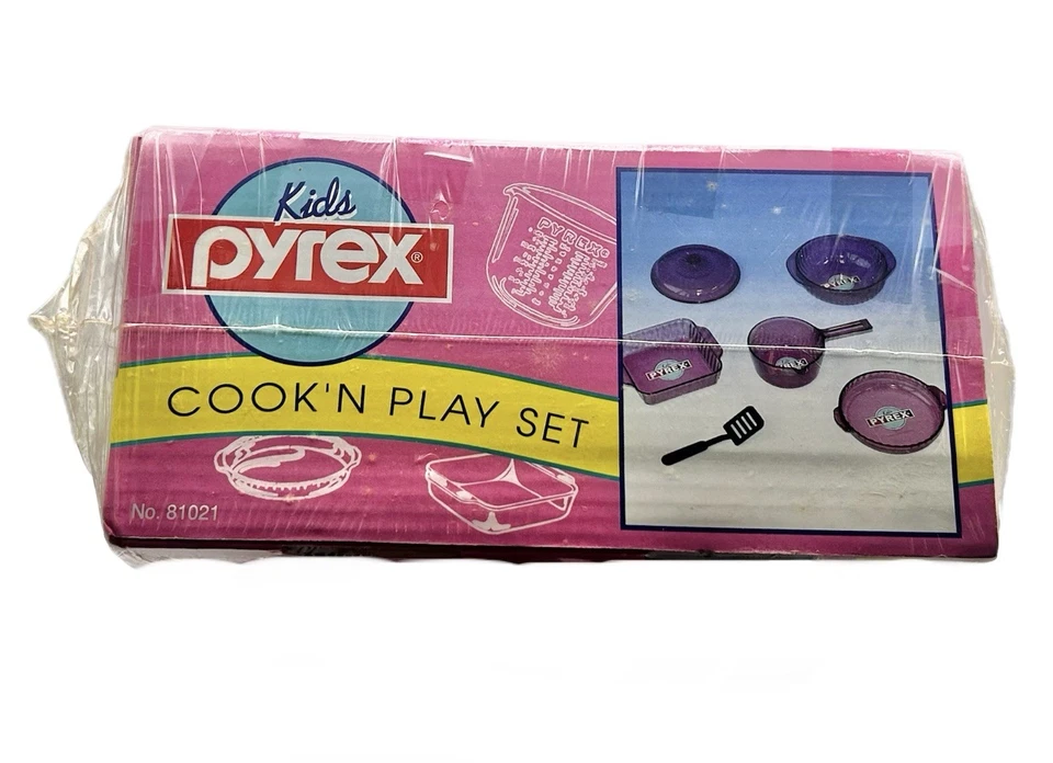 VTG Kids Pyrex Cook’n Play Set 1999 CDI Cranberry Visions Cookware Toy SEALED - Image 4 of 4