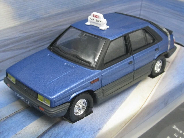 CORGI JAMES BOND 007 SECRET AGENT RENAULT 11- A VIEW TO A KILL- SIR ROGER MOORE - Image 4 of 4