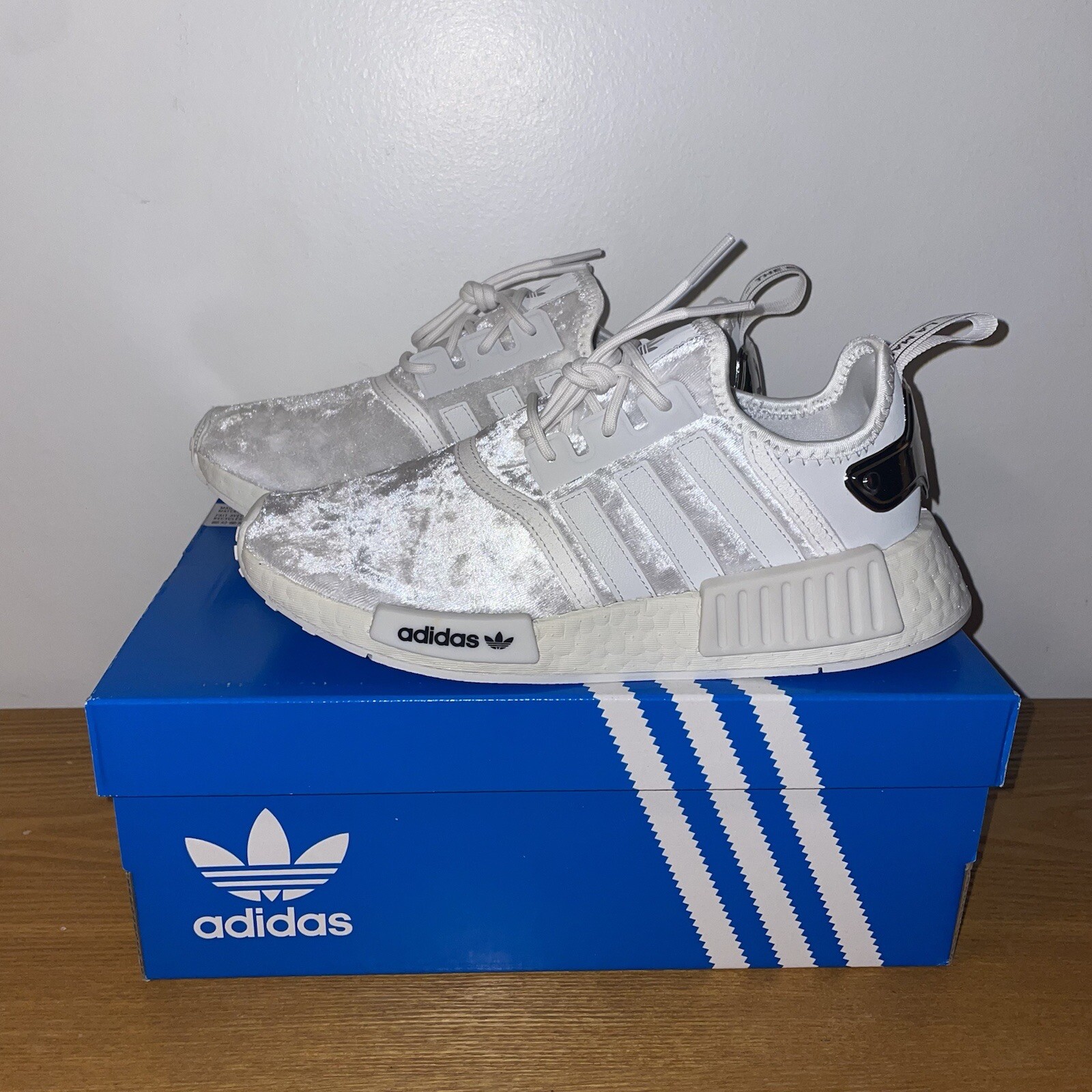 Adidas Women's Originals NMD_R1 GW5681 