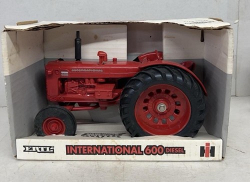 Ertel International Harvester 600 Diesel Tractor NOS - Picture 1 of 5