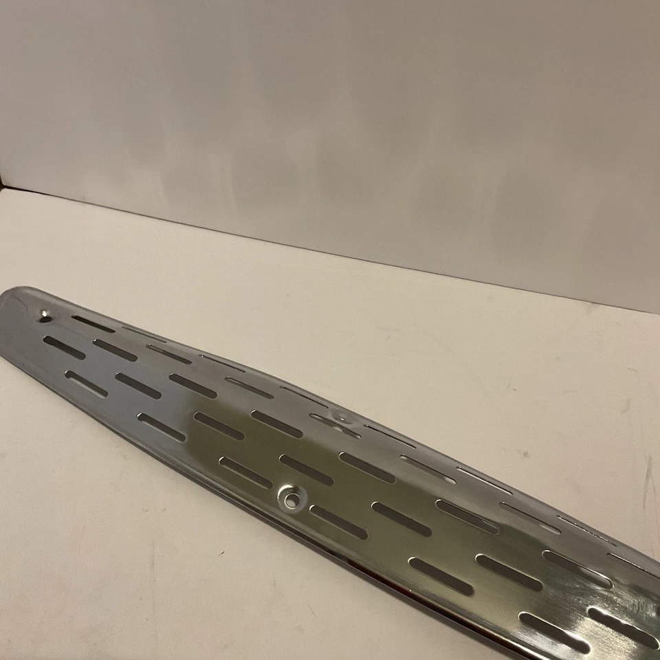 Защита правого глушителя Yamaha Yds3c 1965 номер детали 157-14728-00 хромированная новая из старых запасов - Изображение 2 из 4