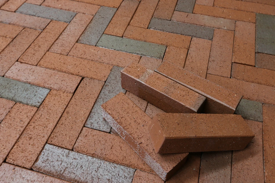 Pflasterklinker Rotblaubunt 21,6x7x5,2cm Klinkerpflaster Pflaster-Klinker Sopo - Bild 2 von 2