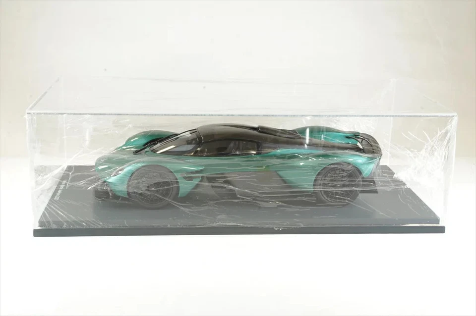 Schuco 1/18 Aston Martin Valkyrie 2021 AMR F1 Green Diecast 450048900 - Image 3 of 3