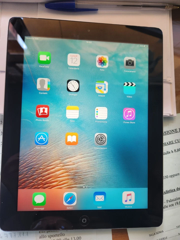 Apple iPad (3rd generation) · 16GB · Cellular, foto 2 di 5