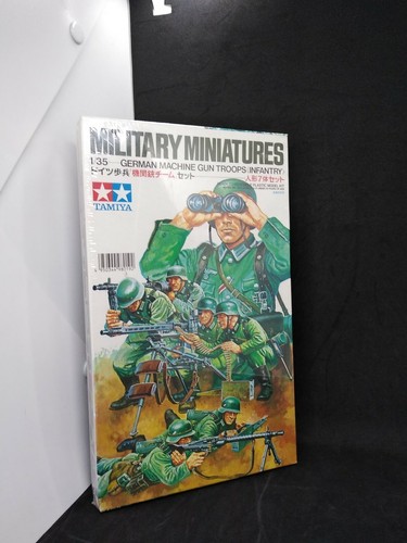 Tamiya Military Miniatures German Machine Gun Troops Infantry 1:35 Scale 35038 - Picture 2 of 8