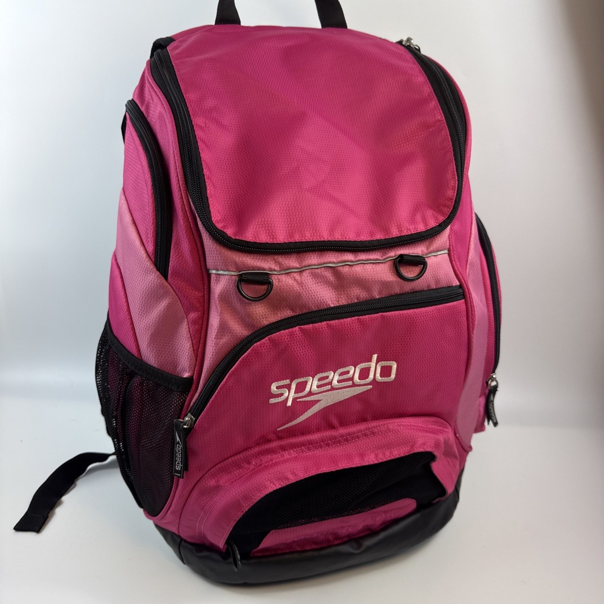 Speedo Vibrant Pink and Black Backpack Speedo 35L Team Swimming Backpack | Simply Swim | Simply Swim UK main image 4