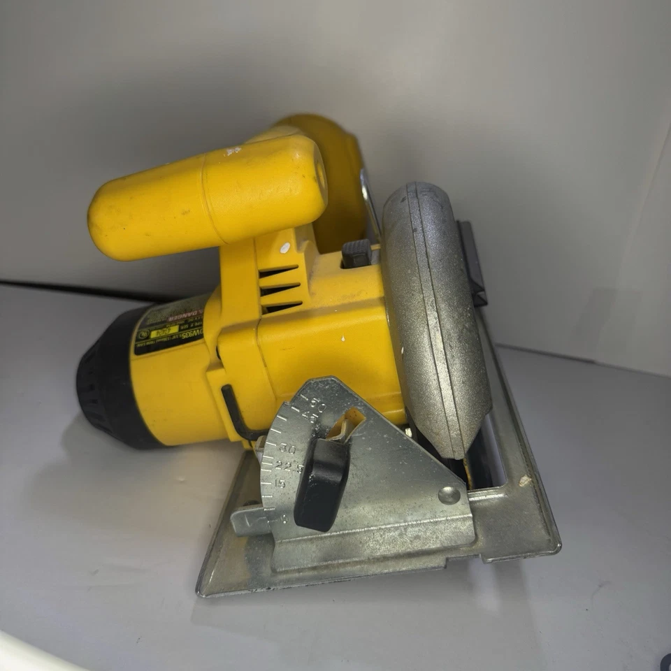 Dewalt DW935 14.4V Cordless 5-3/8" Circular Trim Saw - TOOL ONLY (CP1109648) - Image 4 of 4
