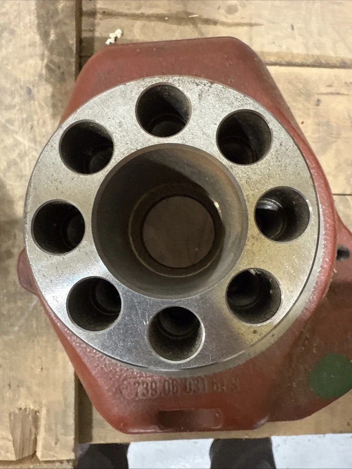 Cat TH63, TH82, TH83 Steering Case Housing PN 146-7687 - Image 4 of 4