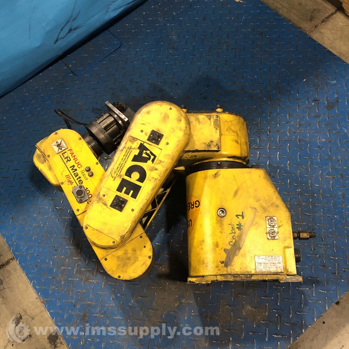 FANUC Robot LR Mate 100i A05b-1134-b051 Robotic Arm for sale FANUC Robot LR Mate 100i A05b-1134-b051 Robotic Arm for sale
