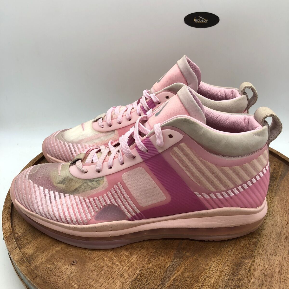 Size 9.5 - Nike LeBron Icon x John Elliott Tulip Pink Shoes Size 9.5 - Nike LeBron Icon x John Elliott Tulip Pink Shoes
