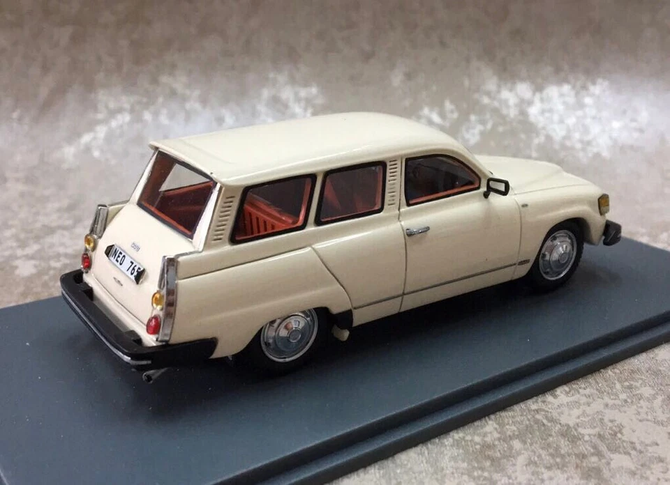 NEO 1/43 Scale Resin Model SAAB Saab 95 ESTATE white 1975 - Image 3 of 3