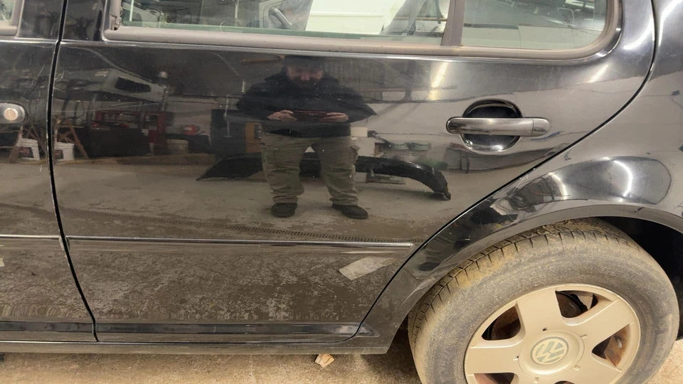 (LOCAL PICKUP ONLY) 99-11 Volkswagen GOLF Rear Door Left Foto 2 de 4