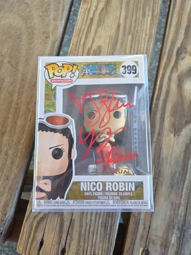 Nico Robin Funko Pop #399 One Piece signed by US voice actor in Protector