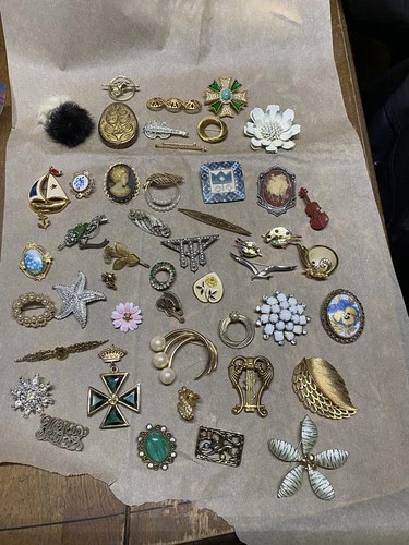 47 Piece Vintage Costume Jewelry Brooch Lot Rhinestone 1 Avon 1 SC