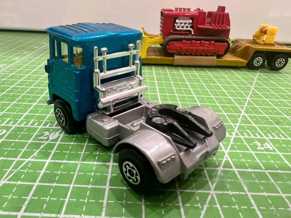 Matchbox Super Kings K-23 Scammell Tractor & Low Loader w/ Super Bulldozer MINTY - Image 4 of 4