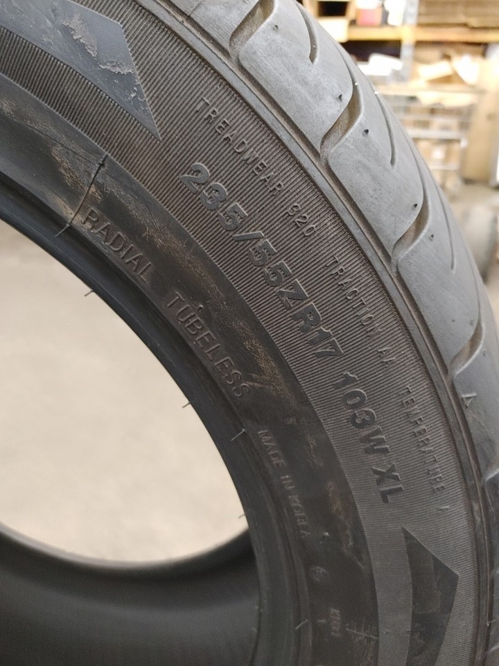 Pneu Kumho 235/55ZR17 103W HS52 XL - Neige, Pluie, économie D'énergie - Haute Performance Toute Saison