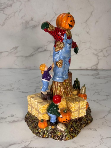 Department 56 "Building The Scarecrow" Figurine 56.55203 - Picture 3 of 8