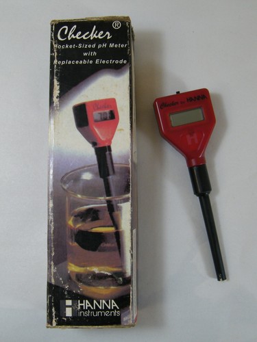 HANNA INSTRUMENT CHECKER PH TESTER WITH ORIGINAL BOX