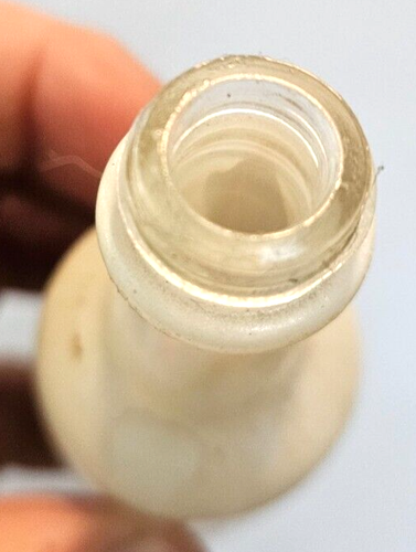Botella vacía de licor COCORIBE 1/10 pinta ciega blanca con zumbido - Imagen 3 de 4
