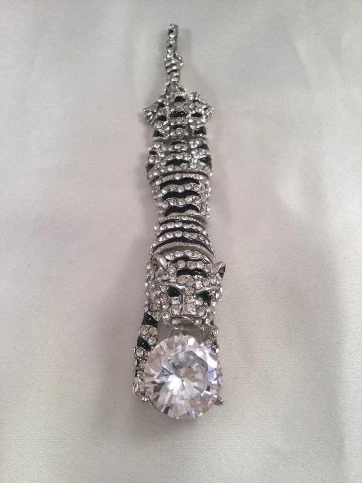 VINTAGE JEWELLERY LARGE SILVER TIGER BROOCH PIN ANTIQUE DECO DRESS JEWELRY    - image 3 of 4