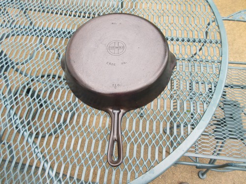 Antique Griswold No 9 Small logo Cast Iron Skillet 710C