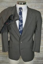 Jos A Bank Mens Brown Wool Check Classic 2 Piece Suit 42S Jacket 40/26 Pant