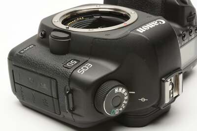 Canon EOS 5D Mark II Body, 2 Batts+charger 38,322 Acts, tested