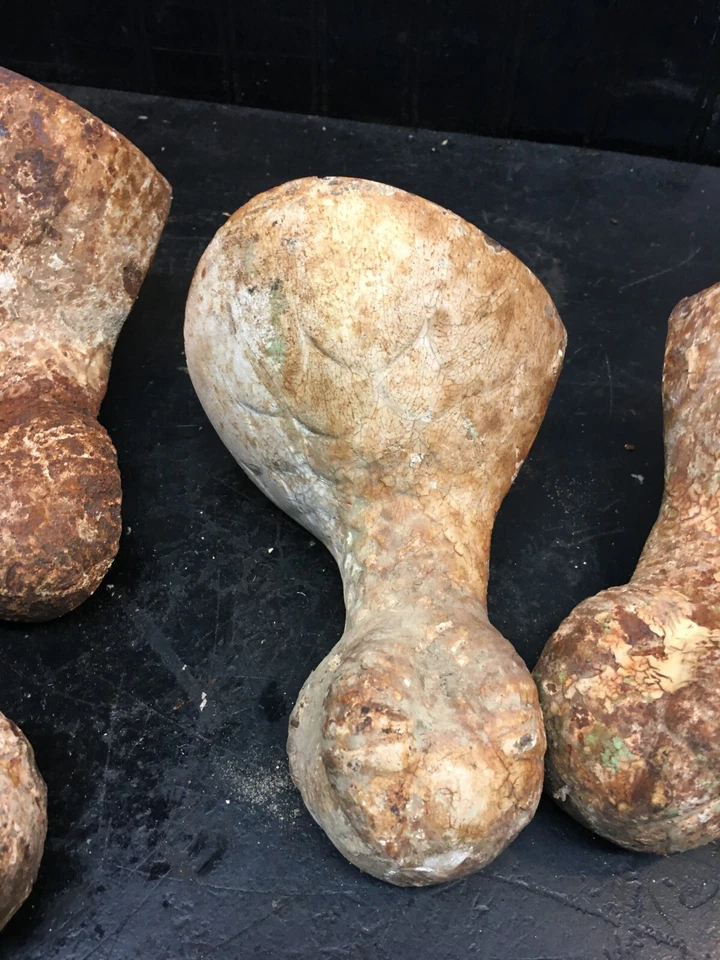 Set of 4 Antique Cast Iron Victorian Clawfoot Bath Tub Feet Ball Eagle Claw Foot - Image 3 of 4