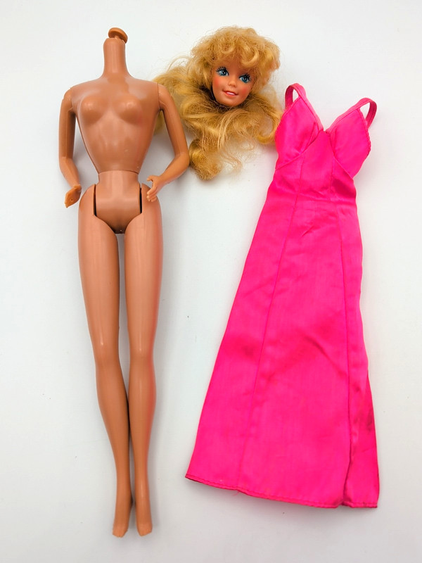 1976 Twist & Turn Blond Hair Barbie Doll Philippines pieces