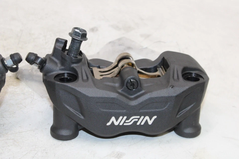2023 SUZUKI GSXS750 OEM RIGHT LEFT FRONT BRAKE CALIPER SET PAIR CALIPERS - Image 3 of 4