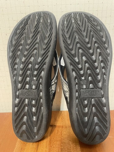 Megnya Sandals Flip Flop Women’s Size 8 Black Gray Ortho Arch Support - Picture 3 of 7