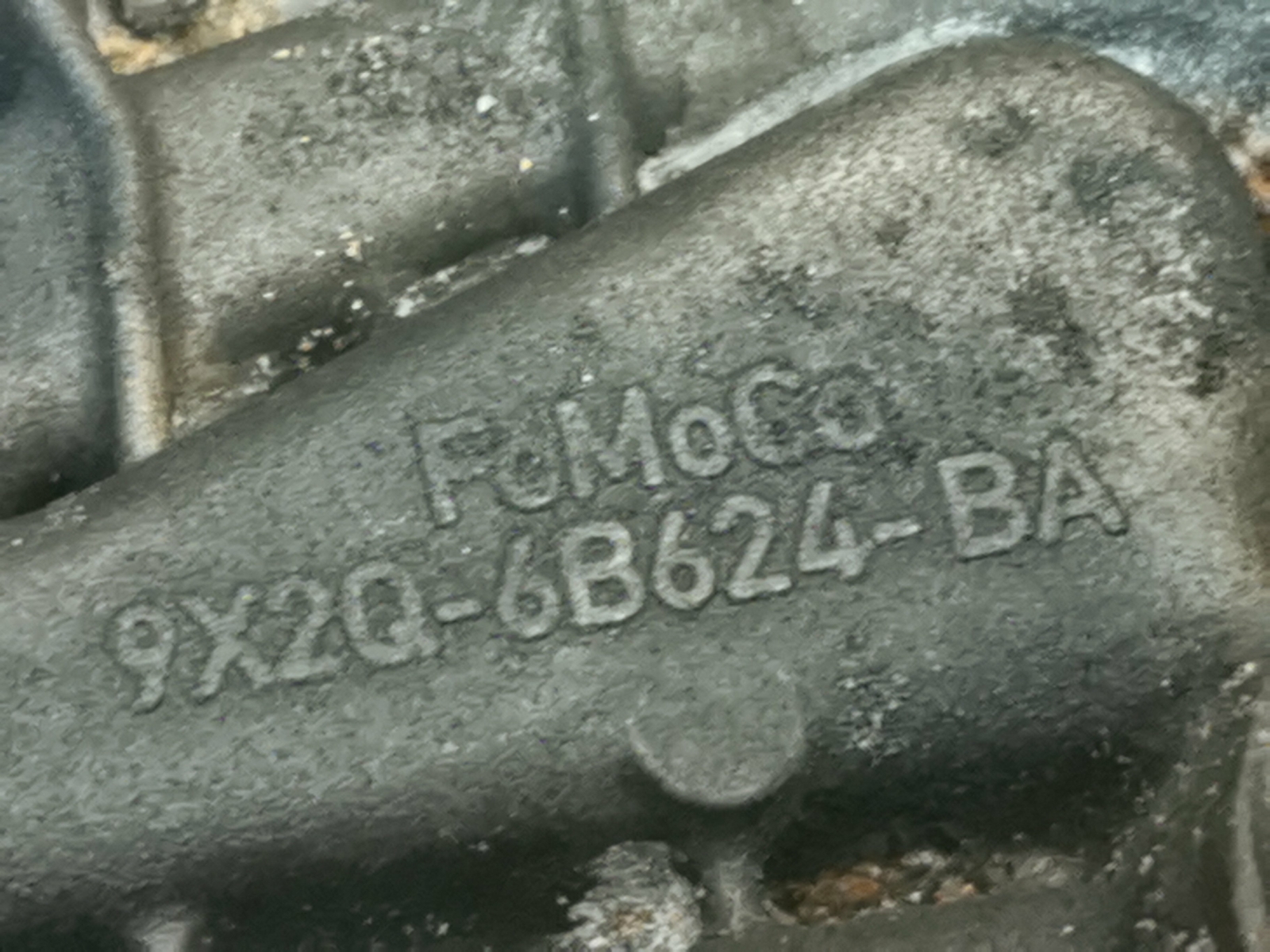 JAGUAR XF Oil Filter Housing X250 3.0 Diesel 9x2Q6B624 eBay