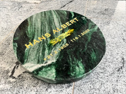 Liegeplatte Grabstein rund D=40cm/3cm Grabmal Naturstein mit Gravur in