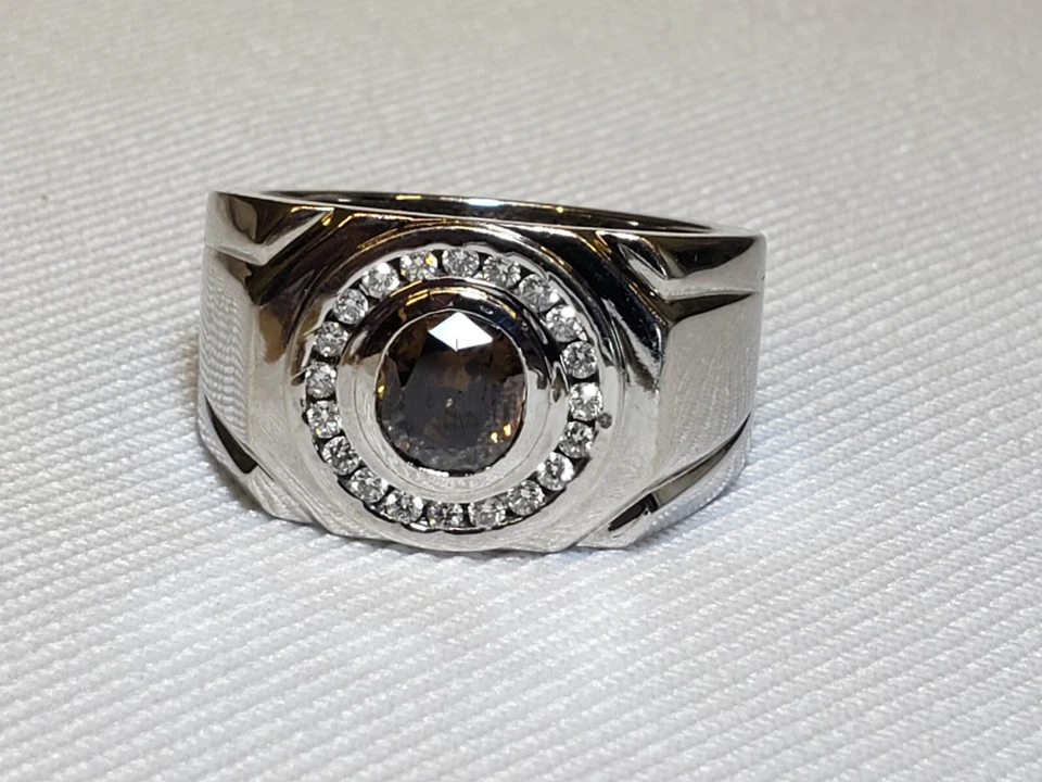 Anillo de diamantes coñac de oro blanco de 14 quilates para hombre 1,9 quilates Foto 2 de 4