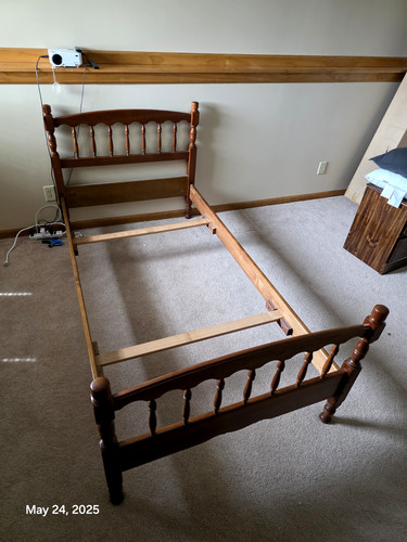Stickley American Colonial Carved Cherry Wood Twin Size Spindle Bed