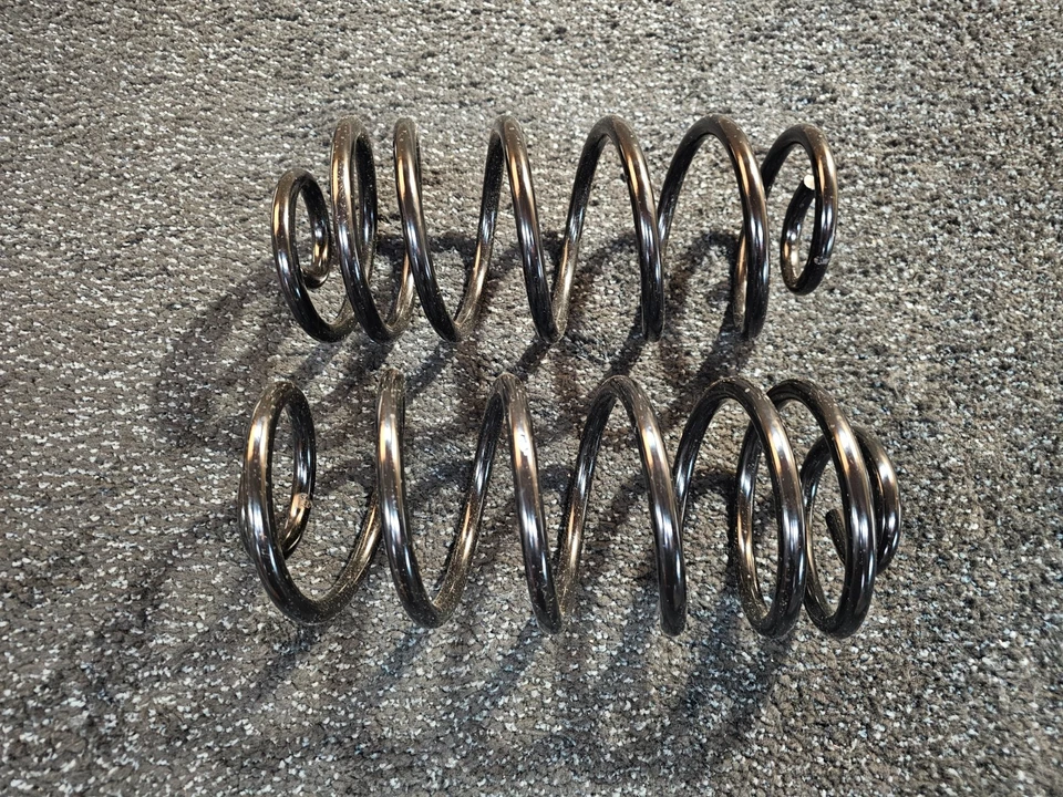 (QTY 2) MOOG CC81065 Rear Coil Spring Fits Chevy Cobalt 05-09 HHR 08-09 - Image 3 of 4