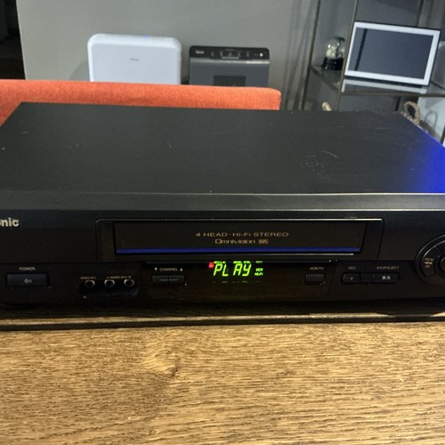 Panasonic PV-V4611 HiFi Stereo Omnivision VHS Videorecorder Player ohne Fernbedienung (getestet)