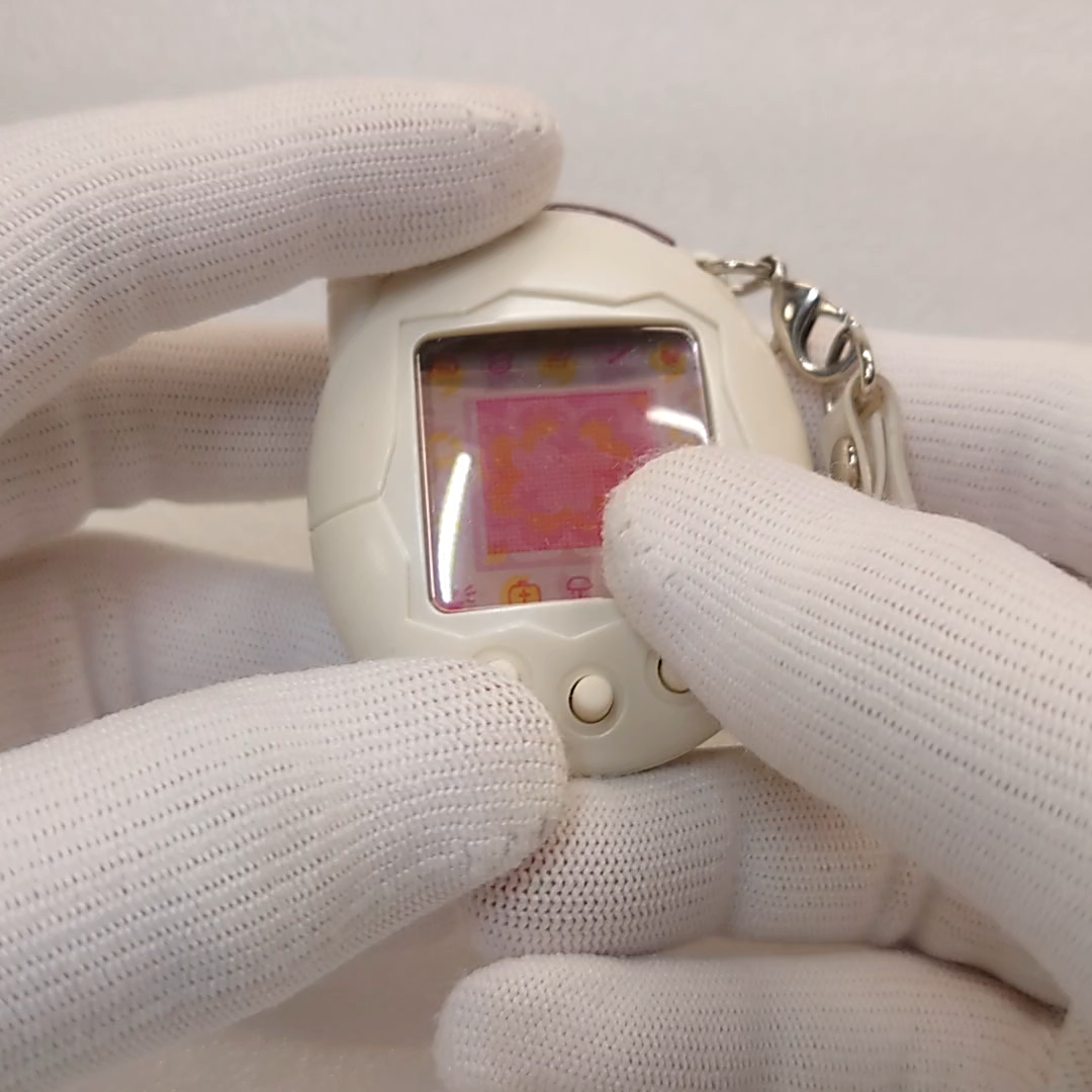TAMAGOTCHI バーチャルペット ホワイト Build your own virtual pet with new Nanoblock Tamagotchi kits