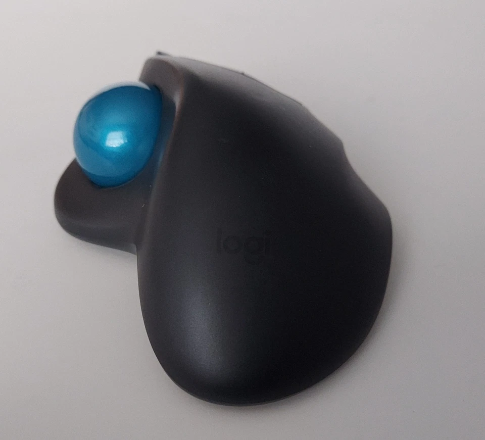 Mouse trackball wireless Logitech M570 nero con dongle Bluetooth - Immagine 3 di 4