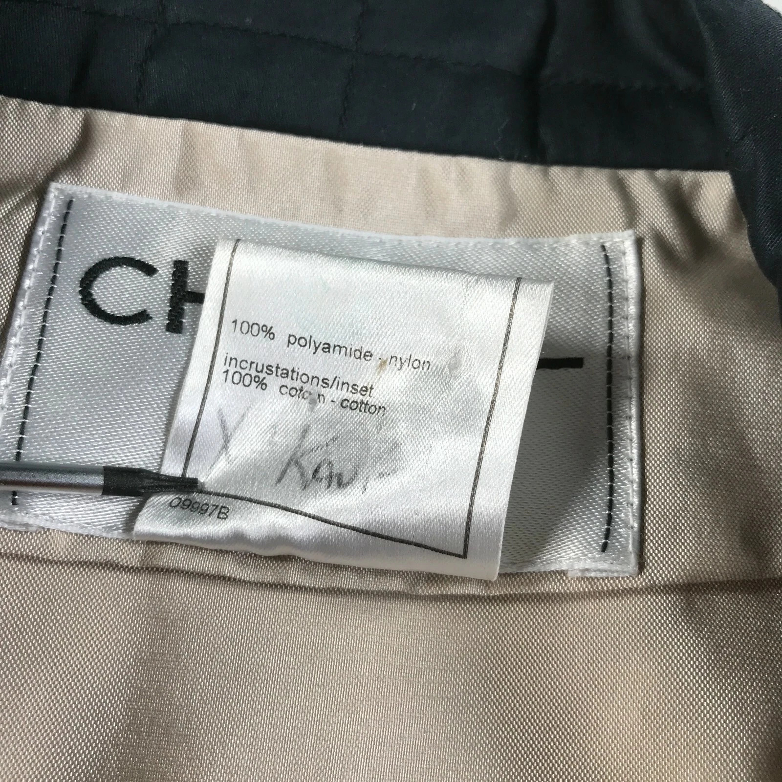 Giacca a vento vintage Chanel taglia 38 beige colletto lucido singolo bottone 2000