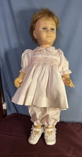 Vintage 1960s Chatty Cathy Doll By Mattel. PullString Doesn’t Make Sound.