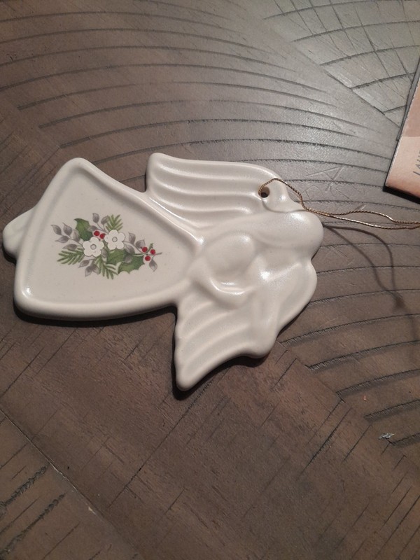 Pfaltzgraff Christmas Heirloom 1989 Angel With Mandolin Ornament in box