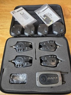 Fox NTX R Carp Electronic Bite Alarm Set 4 Alarms Receiver Carry Case