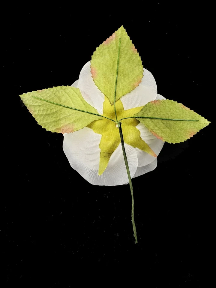 Ramillete de flores blancas de seda rosa única de 5" con alfileres - Paquete de 3 Foto 3 de 3