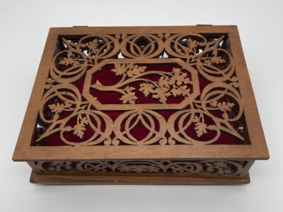 Wooden Laser Cut Keepsake Box Leaf Motif Lightweight Red Lining 9'' x 7'' x 2.5''